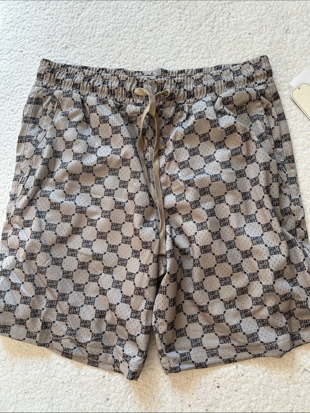 Saints studio Slim Fit Athletic Shorts in Taupe men’s L with pockets